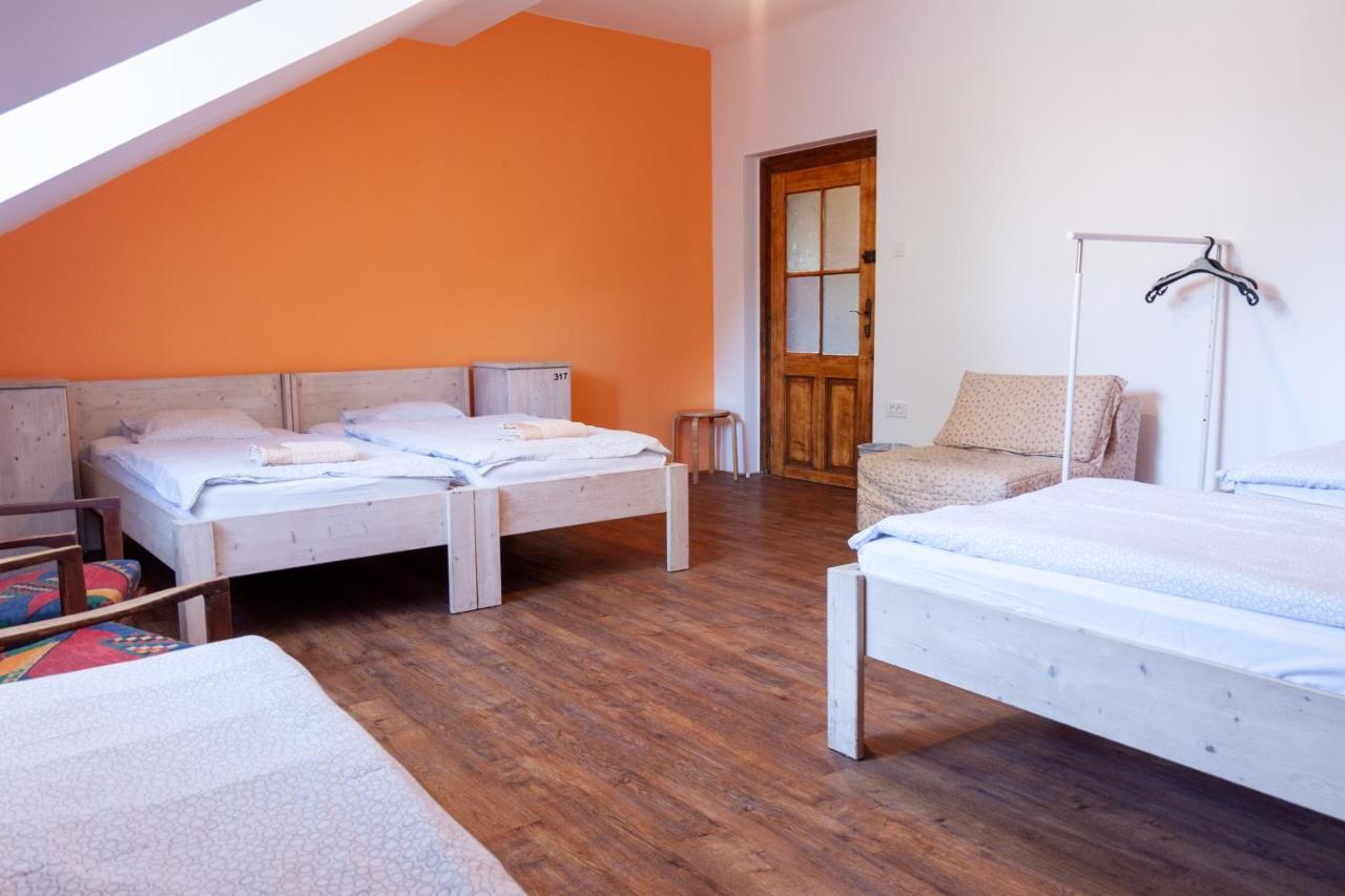 Vila Veselova, Ljubljana City Center Hostel Eksteriør bilde