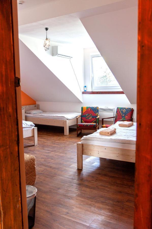 Vila Veselova, Ljubljana City Center Hostel Eksteriør bilde